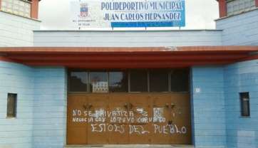 Fachada principal del polideportivo de Jinámar (Foto TA)