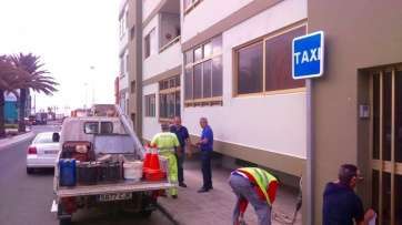 Trabajos en la parada de taxis de Melenara (Foto TA)