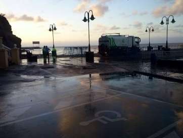 Imagen de archivo de trabajos de limpieza en el entorno de Melenara (Foto TA)