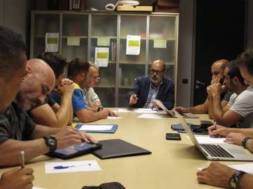 Reunión de Juan Manuel Brito con los bomberos (Foto TA)