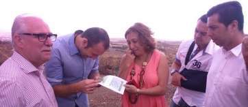 El vicealcalde y concejal de Vías  y Obras, Alejandro Ramos, con el consejero insular Miguel Hidalgo y técnicos del Cabildo (Foto TA)