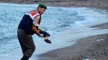 El niño sirio Aylan Kurdi apareció muerto en una playa de Turquía (Foto Multimedia)