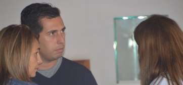 La alcaldesa con los ediles socialistas Alejandro Ramos y Soledad Hernández, tras la Junta de Gobierno Local (Foto TA)