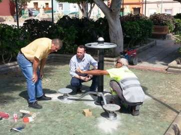Eloy Santana, controlando la instalación (Foto TA)