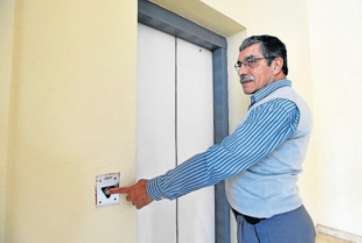 Ascensor estropeado del Teatro Municipal de Telde (Foto TA)