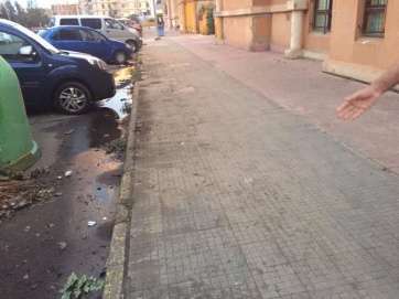 Vertido en la calle del Valle de Jinámar (Foto TA)
