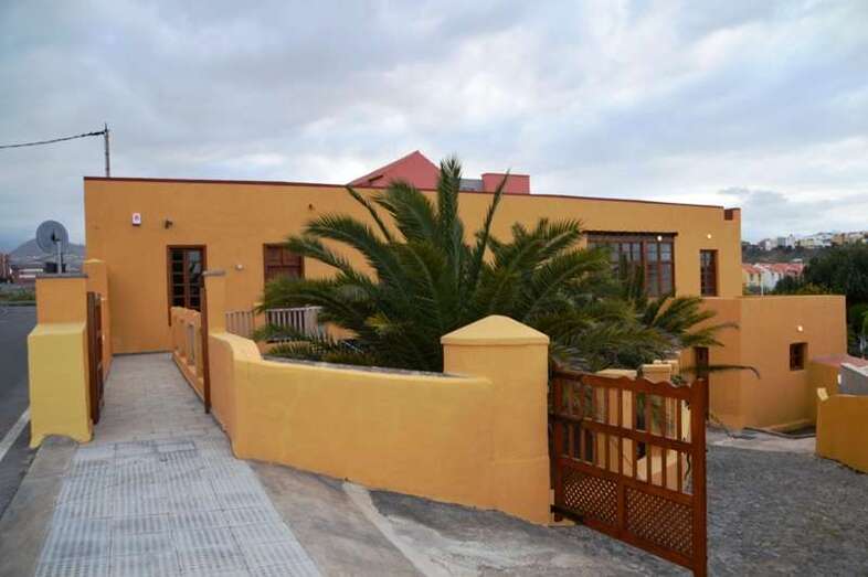 Exteriores de la Casa de la Agricultura de La Pardilla (Foto TA)