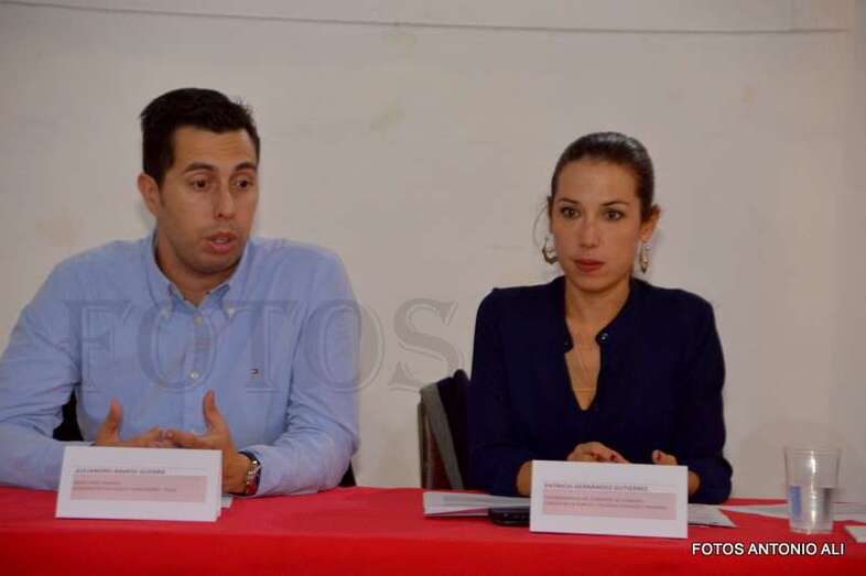 Momento del acto de esta noche en el Círculo Cultural (Foto TA)