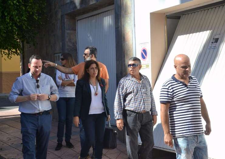 Imagen de la reciente visita institucional al barrio de El Ejido (Foto TA)