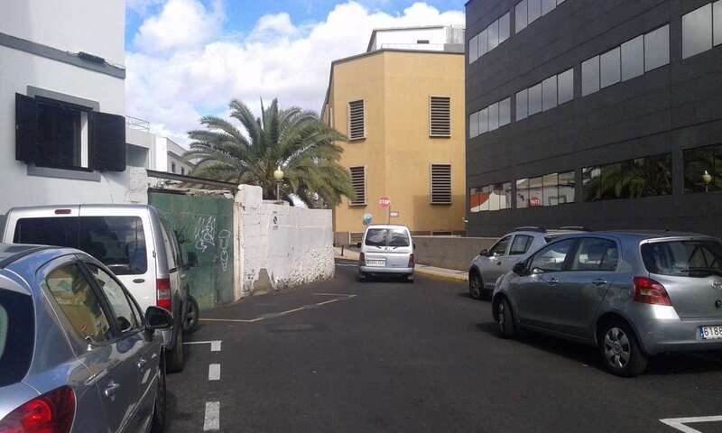 Imagen del estrechamiento en el tramo final de la calle de José Arencibia Gil (Foto TA)
