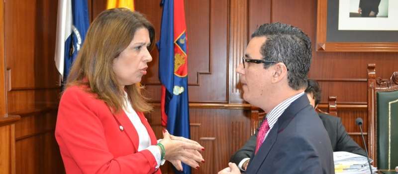 La alcaldesa Carmen Hernández y el concejal Pablo Rodríguez (Foto TA)