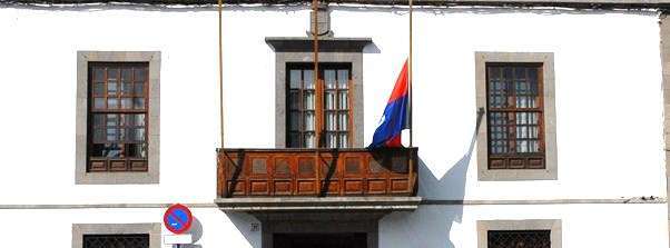 Fachada de las Oficinas Municipales de San Juan (Foto TA)