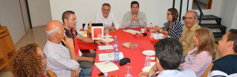 Imagen de archivo de una reunión de Ángel Víctor Torres con los socialistas de Telde (Foto TA)