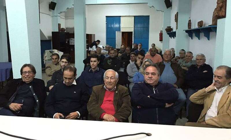 Asistentes a la reunión del comité local del PP (Foto TA)