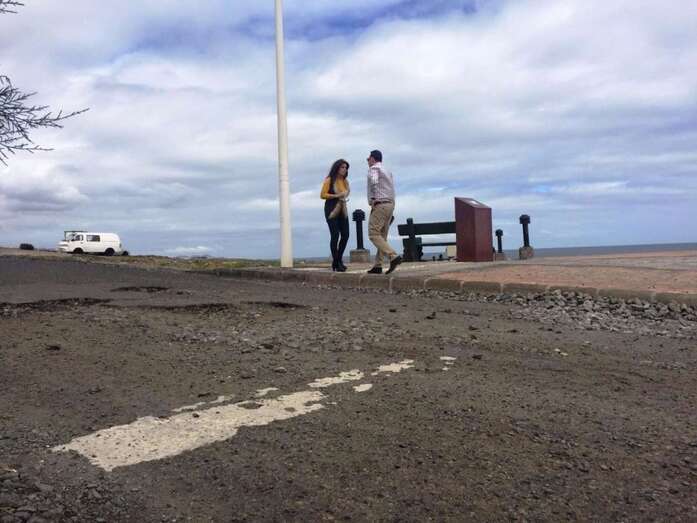 La alcaldesa Carmen Hernández y el concejal Eloy Santana visitaron recientemente la zona (Foto TA)