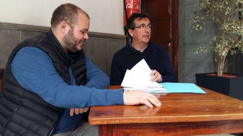 Juan Francisco Artiles y Rubén Rodríguez, hace unos minutos en El Casino de Telde (Foto TA)