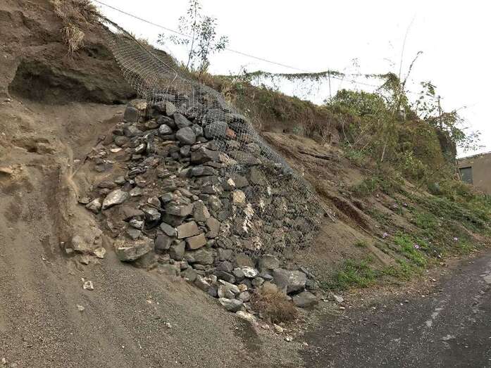 Muro donde se han producido desprendimientos (Foto TA)