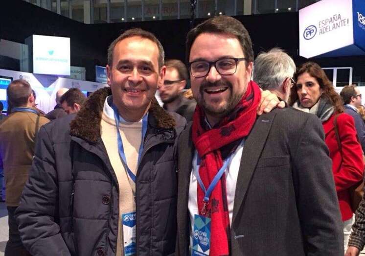 Hernández Lobo (i) con Asier Antona (Foto TA)