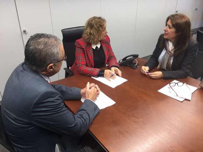 La alcaldesa de Telde se reunió con la nueva directora del Instituco Canario de la Vivienda, Pino de León (Foto TA)