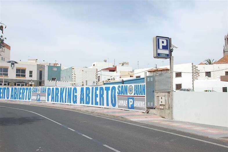 Parquin subterráneo de San Juan (Foto TA)