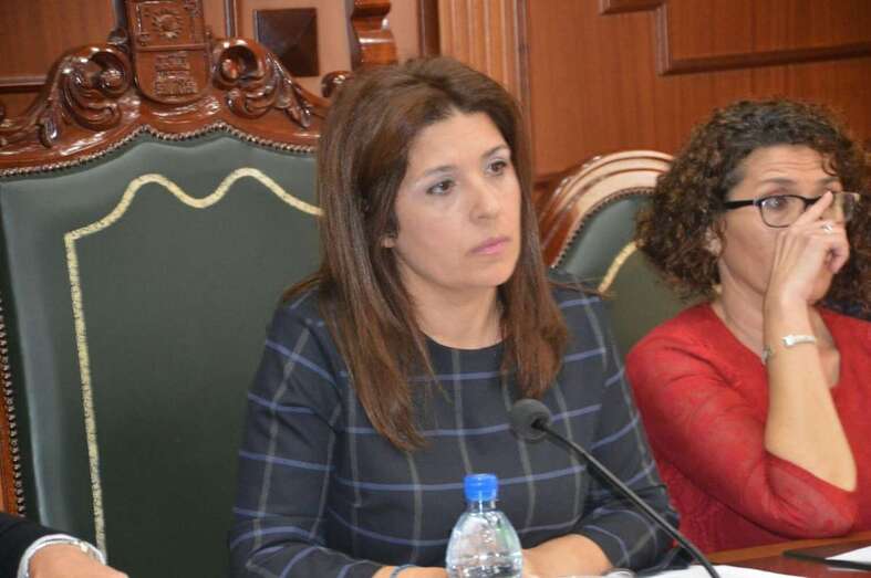 La alcaldesa Carmen Hernández, este viernes en el Pleno municipal (Foto TA)