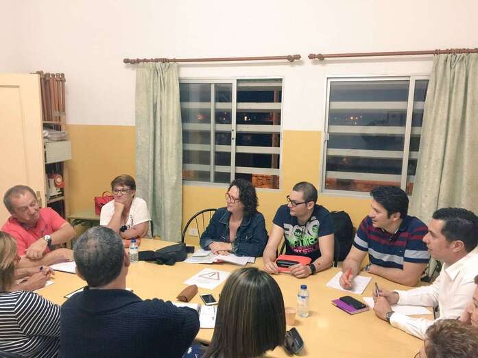 La reunión se celebró este jueves en el local social de Punto y Seguido (Foto TA)