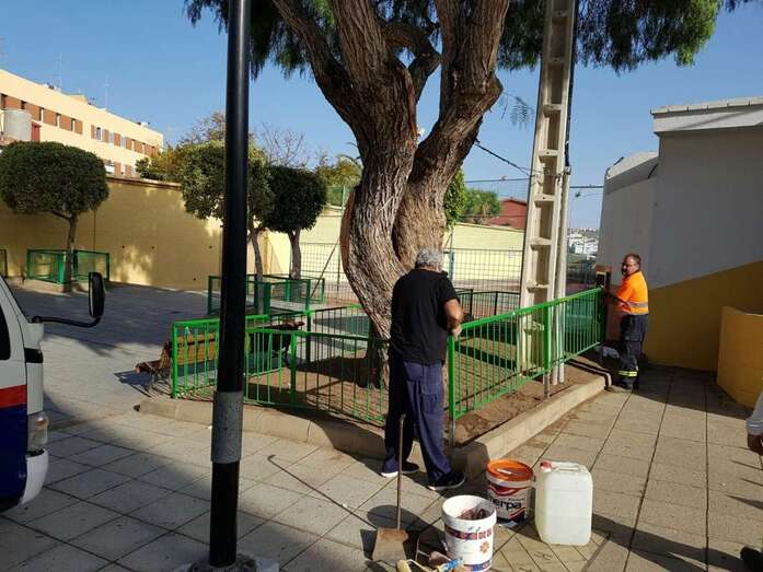 Operarios municipales en Las Longueras (Foto TA)