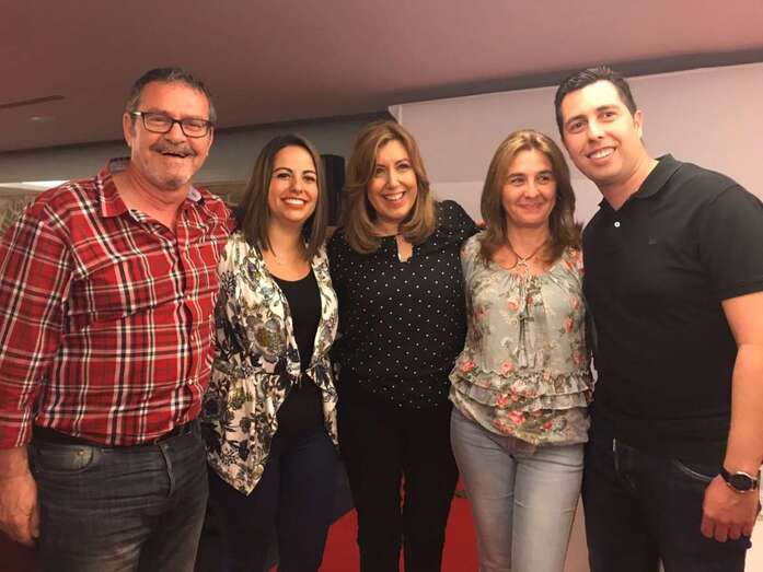 Los ediles con Susana Díaz (Foto TA)