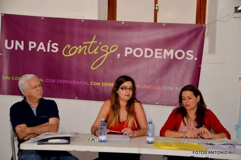 Los tres ponentes que participaron en la charla-debate (Foto Antonio Alí)