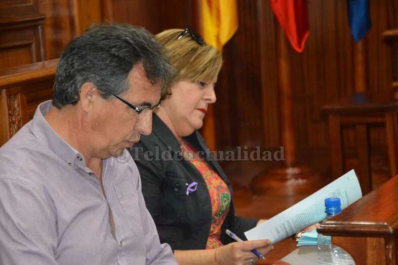 Juan Francisco Artiles, líder de MxT, en el Pleno extraordinario de este lunes (Foto TA)