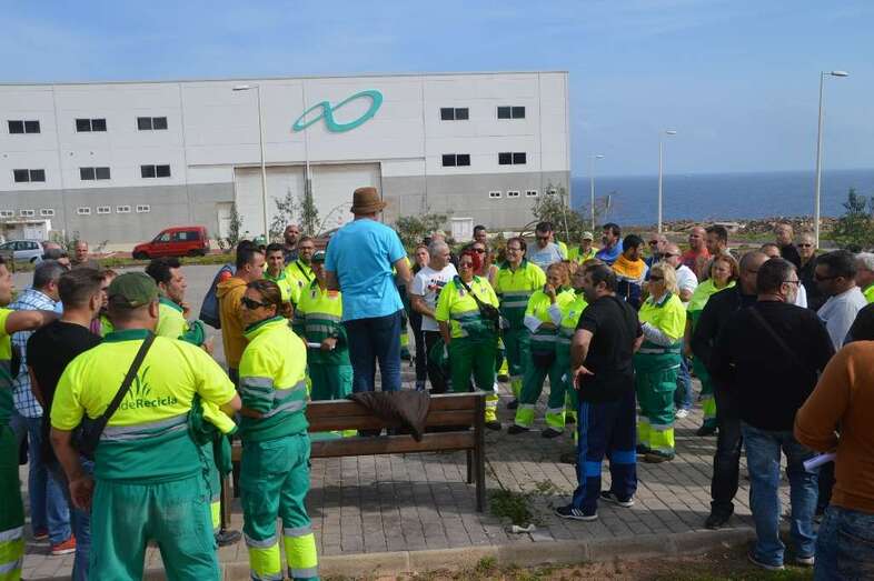 Imagen de archivo de una asamblea de los trabajadores del servicio de Recogida de Residuos (Foto TA)