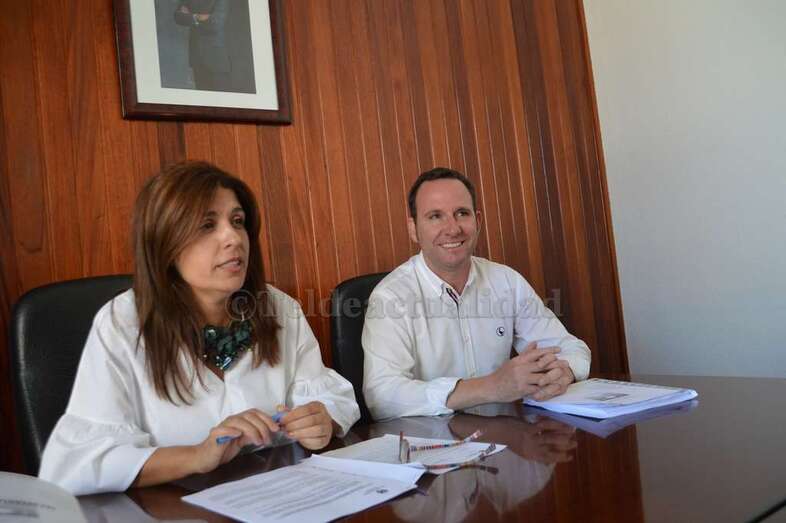 La alcaldesa y el edil Eloy Santana, en una imagen reciente (Foto TA)