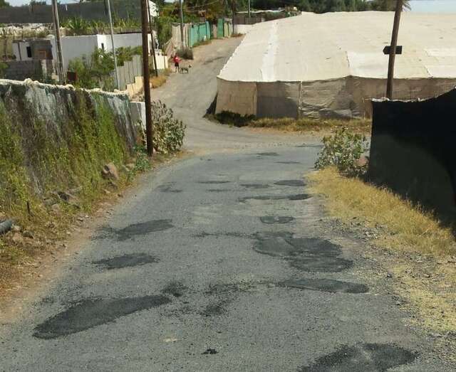 Imagen del camino del Cardonal tras la actuación de rebacheo (Foto TA)