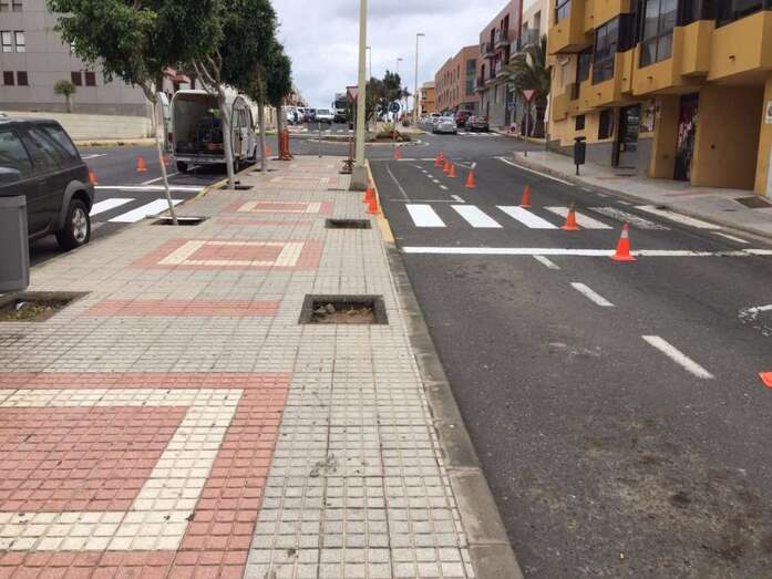 Imagen de los trabajos de repintado en Salinetas (Foto TA)