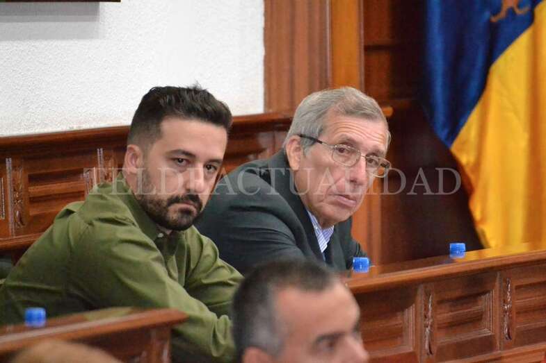 Juan Antonio Peña y Guillermo Reyes, durante la sesión de este viernes (Foto TA)