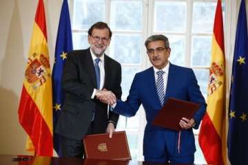 Firma del acuerdo presupuestario y polÃ¬tico en La Moncloa (Foto TA/EFE)