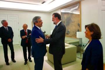 Firma del acuerdo presupuestario y polÃ¬tico en La Moncloa (Foto TA/EFE)