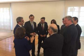 Firma del acuerdo presupuestario y polÃ¬tico en La Moncloa (Foto TA/EFE)