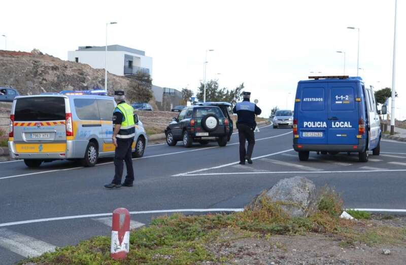 Intervención de la Policía Local en un accidente de tráfico (Foto TA)