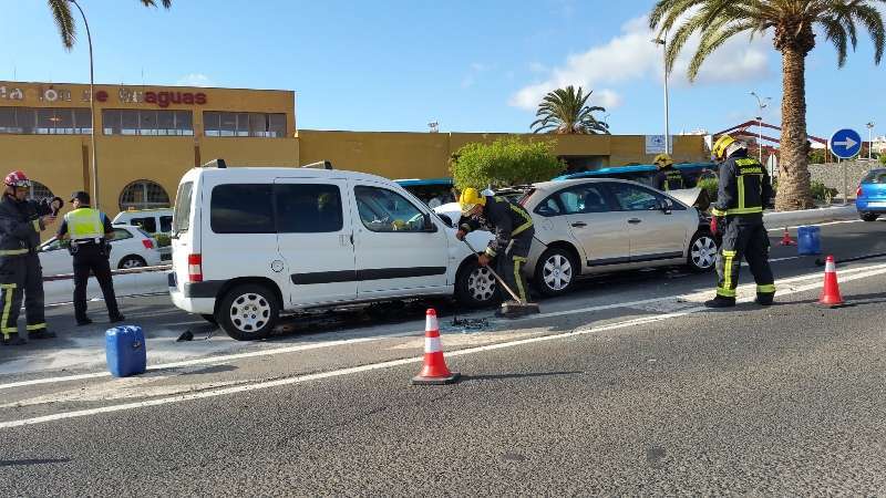 Imagen de archivo de un accidente múltiple en la Avenida del Cabildo en dirección hacia el casco de Telde (Foto TA)