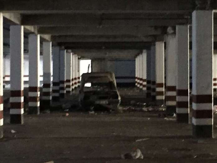 Interior del parquin subterráneo (Foto TA)