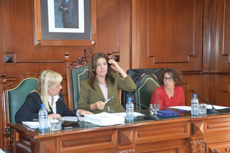 Pleno extraordinario de marzo en el que se acordó los trámites para rescindir el contrato a Gómez del Castillo (Foto TA)