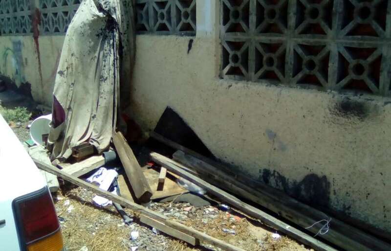 Suciedad en la calle de Laurel (Foto TA)