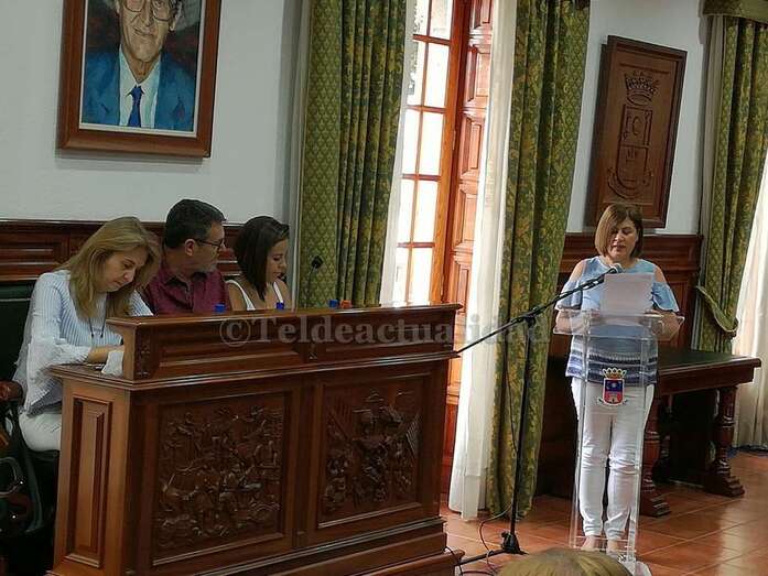 Sari González, en el momento de la lectura del manifiesto (Foto TA)