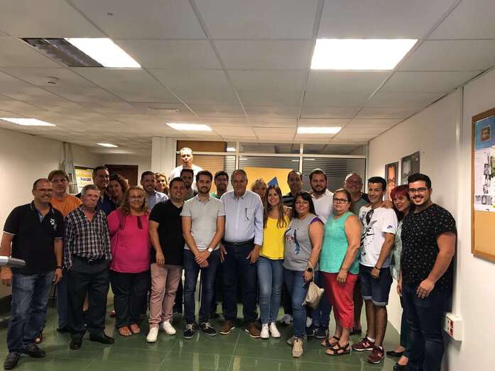 Juan Monzón y parte de su equipo, este sábado tras las votaciones (Foto TA)