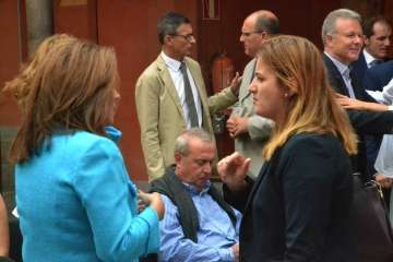 El acto tuvo lugar en el patio de la Casa Condal (Foto TA)