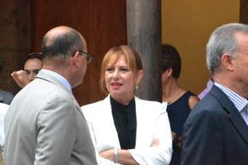 El acto tuvo lugar en el patio de la Casa Condal (Foto TA)