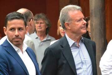 El acto tuvo lugar en el patio de la Casa Condal (Foto TA)