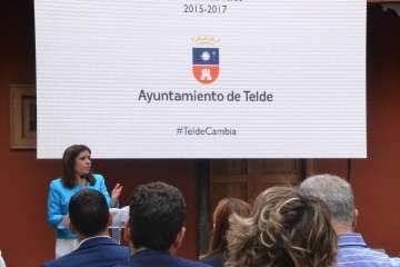 El acto tuvo lugar en el patio de la Casa Condal (Foto TA)