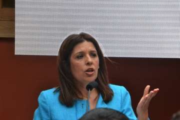 El acto tuvo lugar en el patio de la Casa Condal (Foto TA)